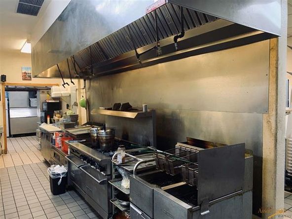 Wooley's Grill & Cellar: 1648 Highway 18 Byp, Hot Springs, SD 57747